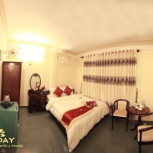 Happy Day 2 Hotel